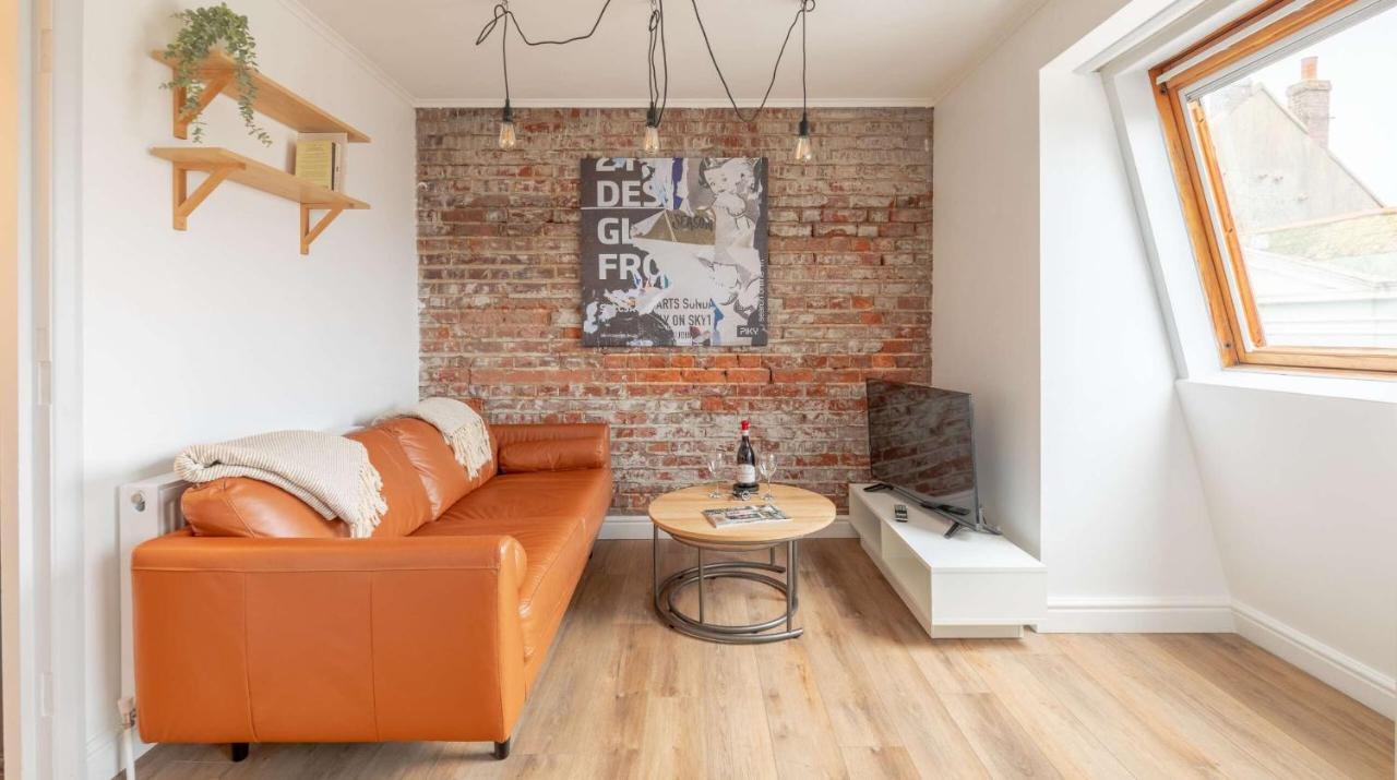 One Bed Top Floor, Brand New, Central Old Town Hastings Exterior foto